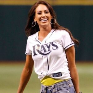 Holly Sonders Plastic Surgery: What Changes Can Be Seen in the Sports Presenter Before and After Surgery?