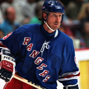 Why Did Wayne Gretzky Tuck His Jersey?